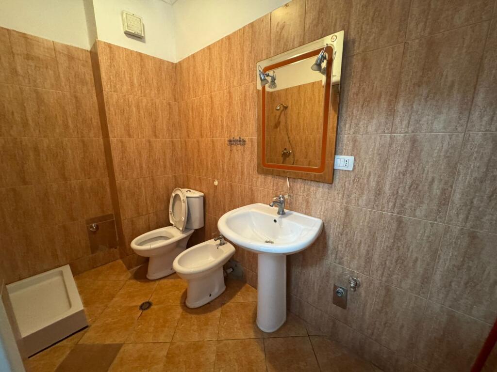 Apartament 2+1, Fresk!