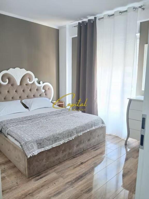 APARTAMENT ME QERA 1+ 1 ISH TREGU ELEKTRIK 70.000 LEKE