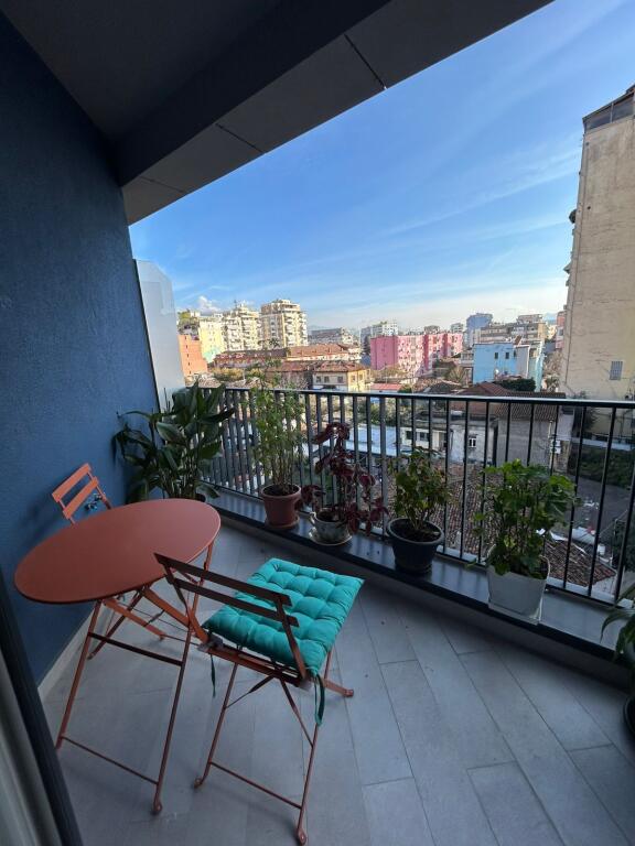 🏡 APARTAMENT 2+1 ME QIRA – QENDËR E TIRANËS