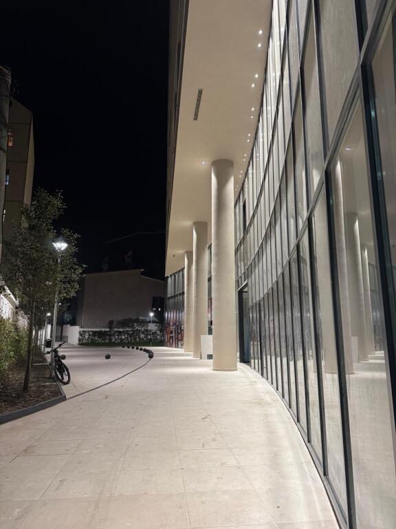 ✨ ME QIRA: Elite Office 🔷2+1+2wc &amp; 1 Ballkon + Post parkimi || ((📍Golden Tower - Mine Peza)) || 1,100€/Muaj