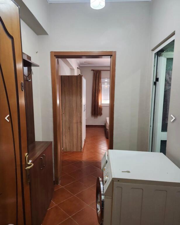 Jepet garsoniere me qera prane sheshit willson