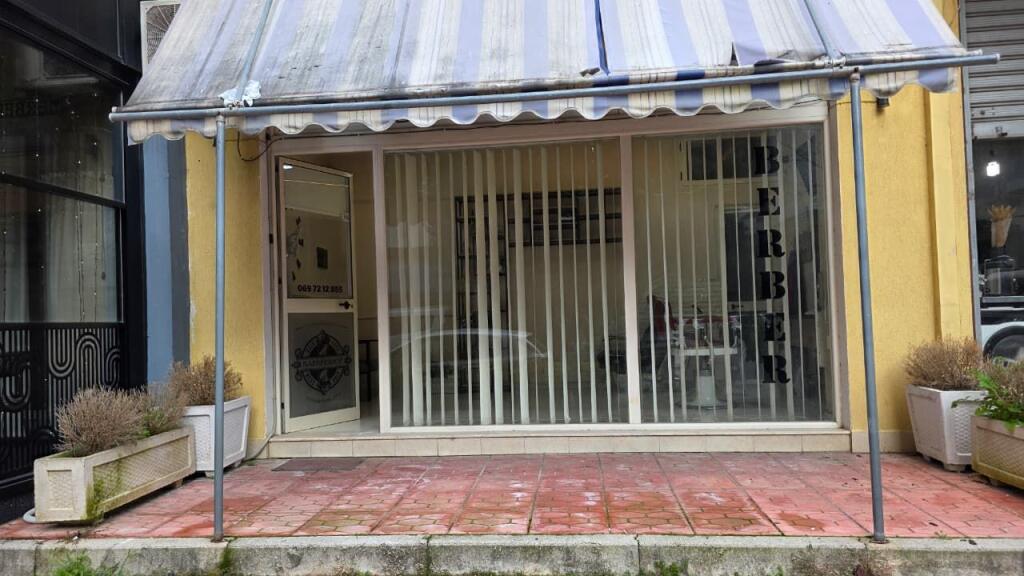 Dyqan / Berberane me Qera,Rruga e Çipajve, Vlorë