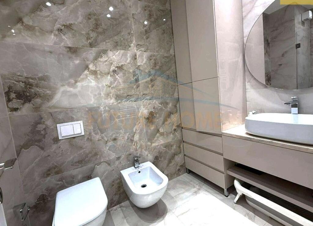 For sale, Apartment 2+1+2, "Square 21", Kavaja Street, Tirana