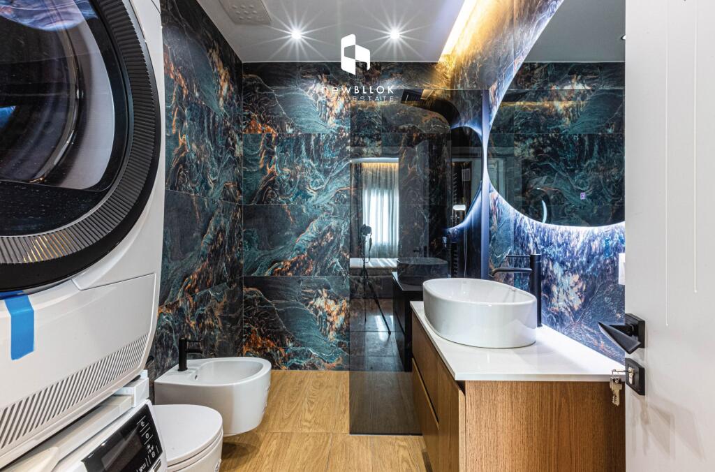 Super Appartamento (Moderno) Prima Fase in affitto in super posizione Centro di Tirana/ Dentro il centro Galleria  2+1 (1350 eu) 130 m2