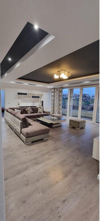 Jepen me qira dy katet e nje vile ne Fresk afer Rezidences Topi!