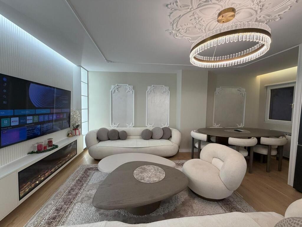 Super Apartament 2+1+2 Poste Parkimi për Shitje – Rruga e Bogdaneve