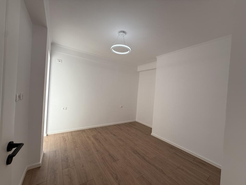 Shitet apartament 1+1 ne Don Bosko te Viva Market