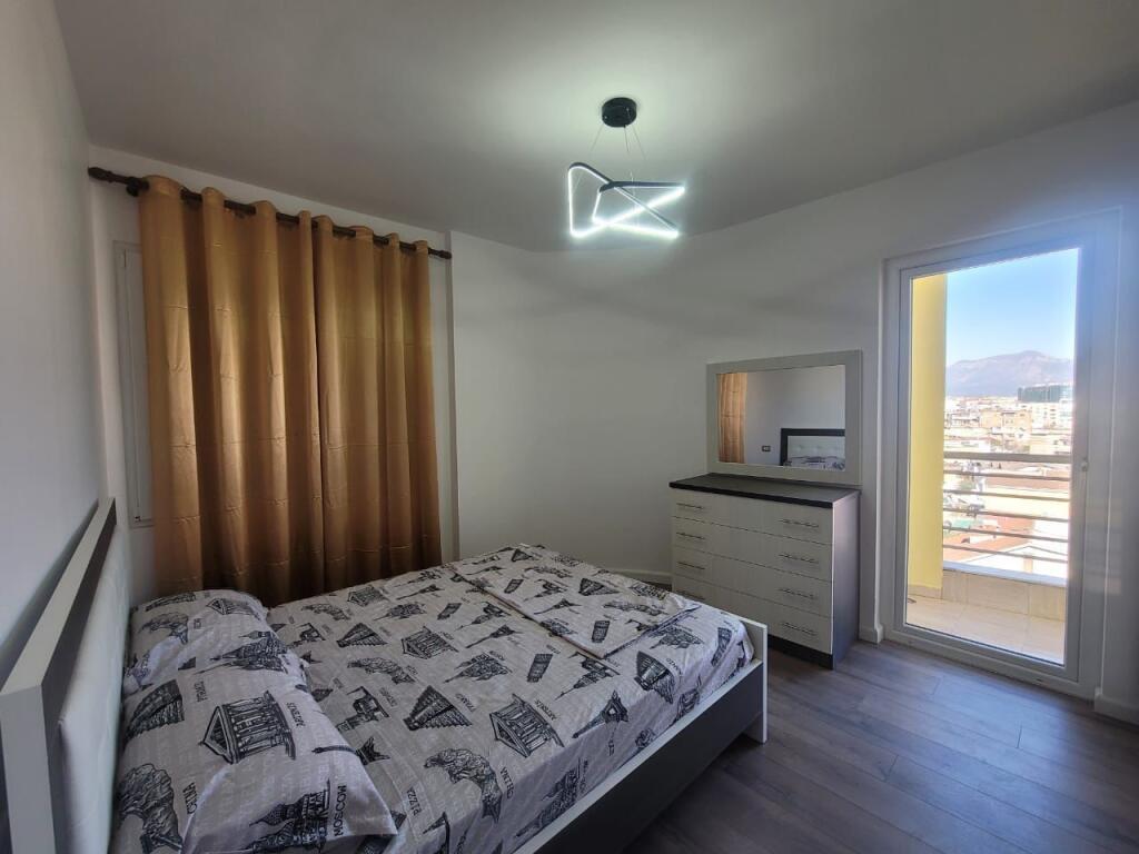 Shitet apartament 1+1 Kupola Rruga Dritan Hoxha