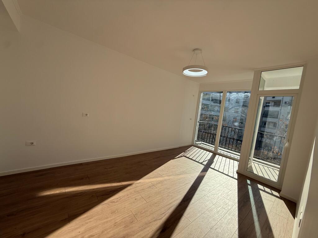 Shitet apartament 1+1 ne Don Bosko te Viva Market