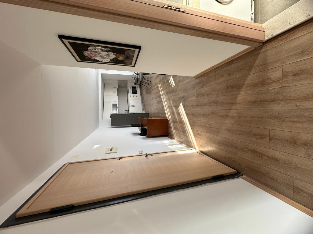 Affittasi 1+1 Maternità Nuova, 5° piano, palazzo di 6 piani senza ascensore 🏷️45.000Leke