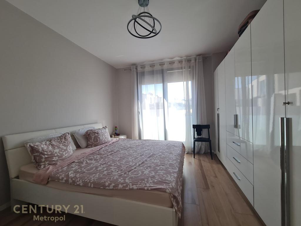 OFROJ PER QIRA APARTAMENT 1+1-PRANE TEGUT!