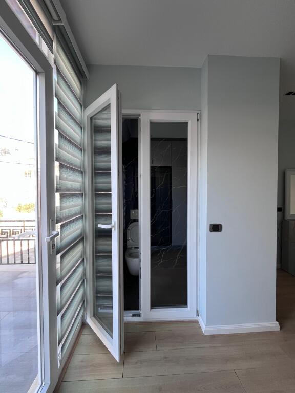 Qera, Apartament 2+1+2, Sauk