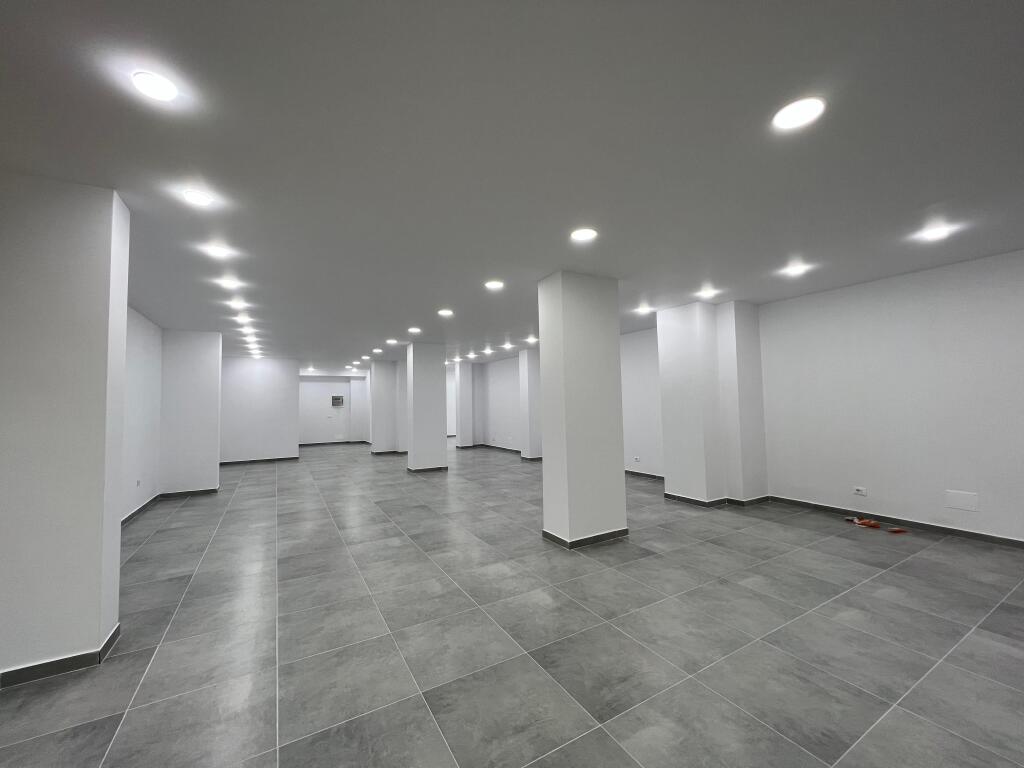 NEGOZIO IN AFFITTO 170 M2 STRADA PRINCIPALE - FRESK