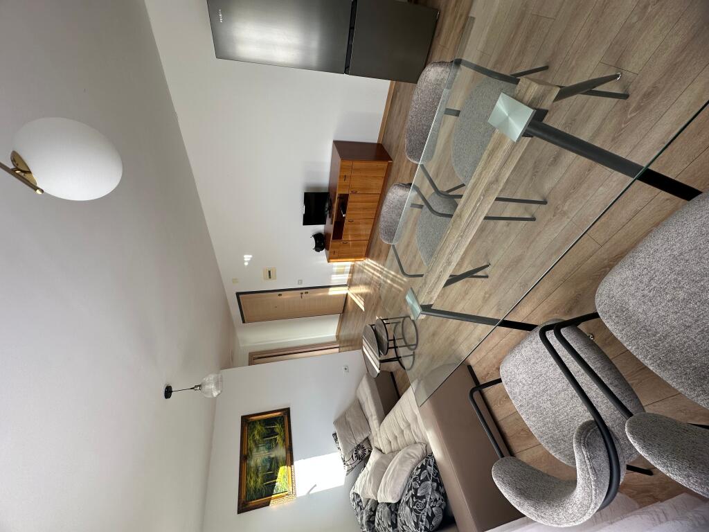 Affittasi 1+1 Maternità Nuova, 5° piano, palazzo di 6 piani senza ascensore 🏷️45.000Leke