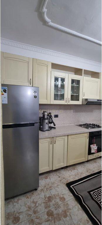 Jepen me qira dy katet e nje vile ne Fresk afer Rezidences Topi!