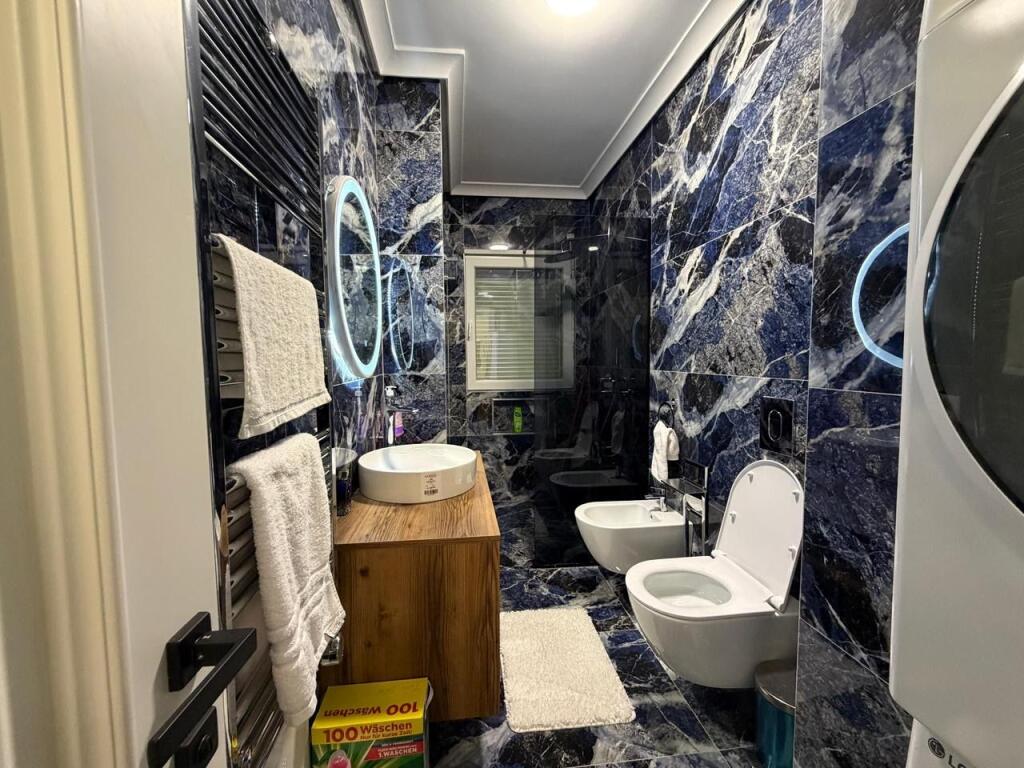 Super Apartament 2+1+2 Poste Parkimi për Shitje – Rruga e Bogdaneve