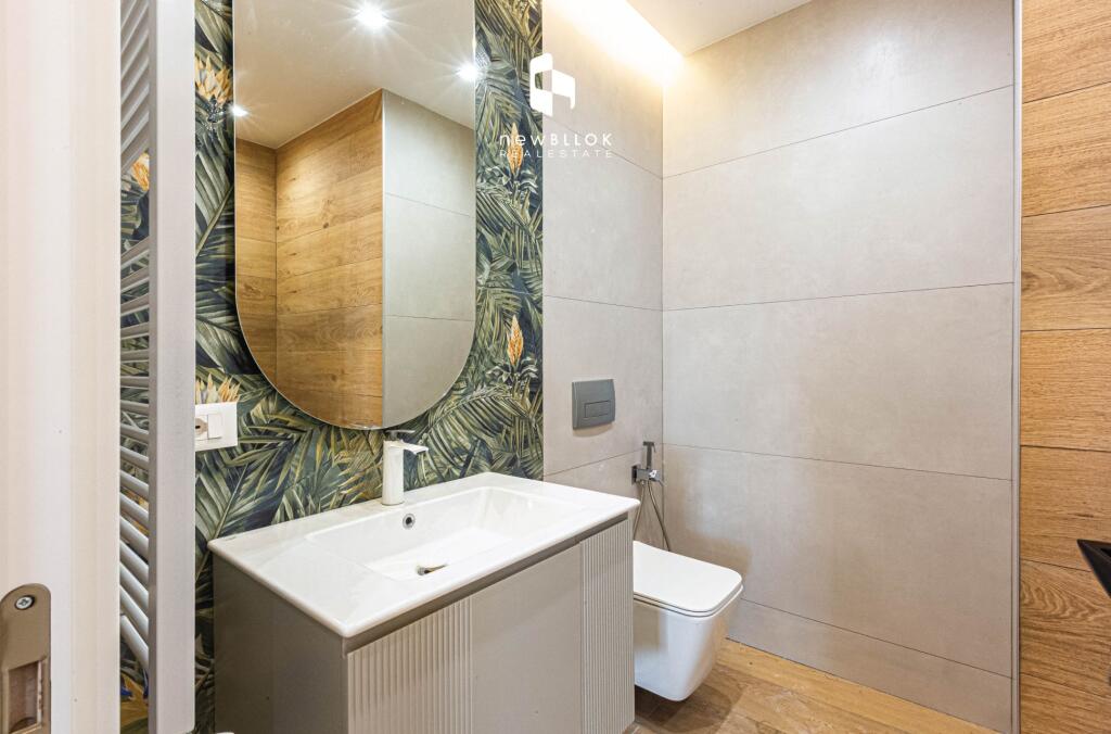 Super Appartamento (Moderno) Prima Fase in affitto in super posizione Centro di Tirana/ Dentro il centro Galleria  2+1 (1350 eu) 130 m2