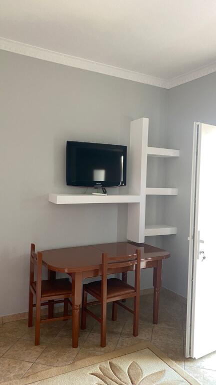 Qera, Apartament 1+1, Te Rruga Jordan Misja, 350 Euro/Muaj