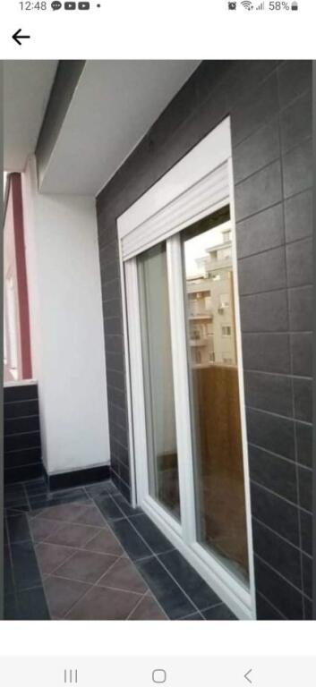 Jepet apartament 2+1+verande me qera ne Fresk , prane restorant Freskut