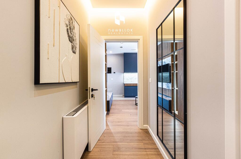 Super Appartamento (Moderno) Prima Fase in affitto in super posizione Centro di Tirana/ Dentro il centro Galleria  2+1 (1350 eu) 130 m2