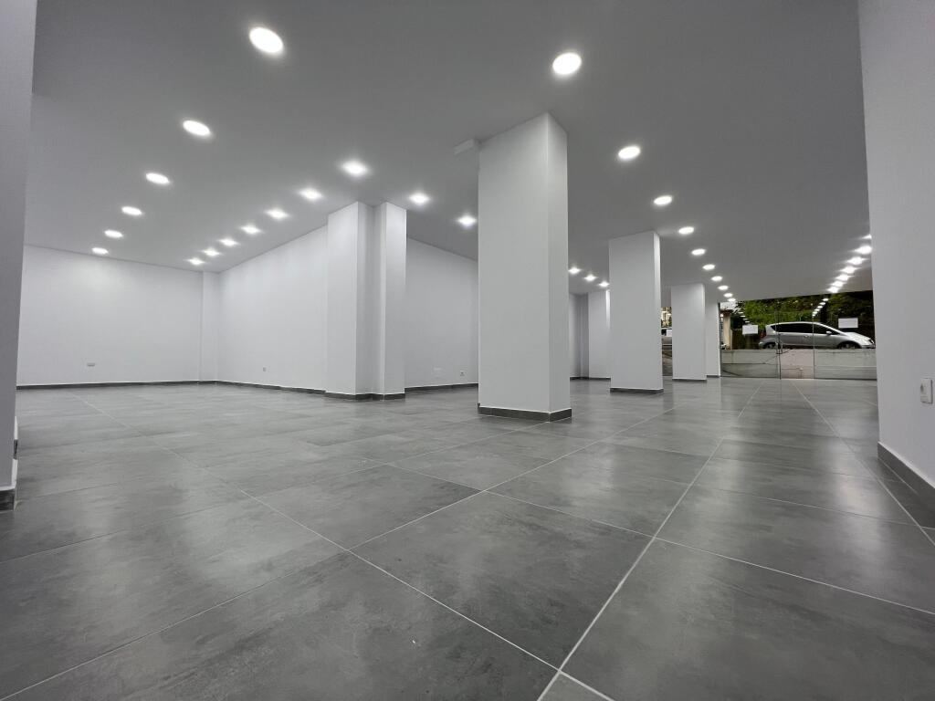 NEGOZIO IN AFFITTO 170 M2 STRADA PRINCIPALE - FRESK