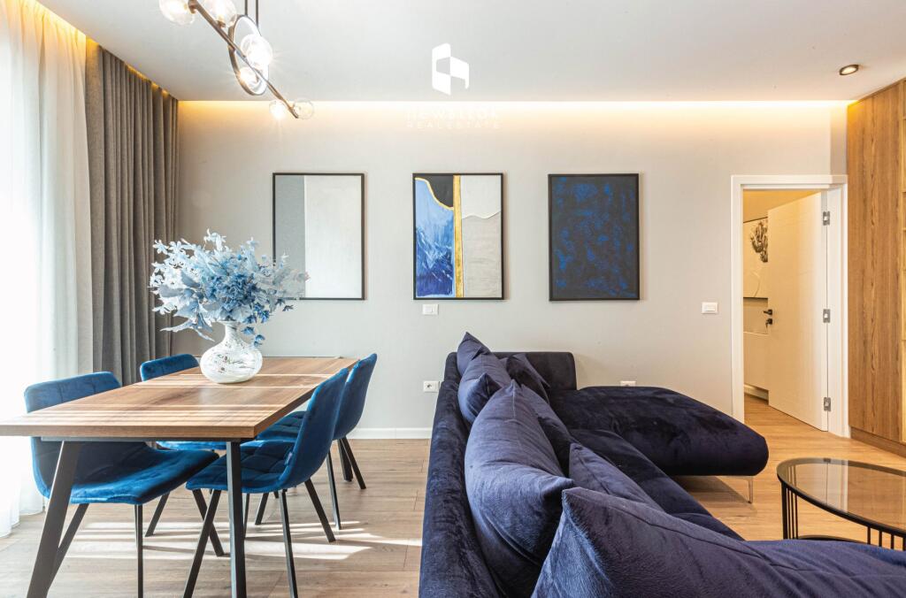 Super Appartamento (Moderno) Prima Fase in affitto in super posizione Centro di Tirana/ Dentro il centro Galleria  2+1 (1350 eu) 130 m2