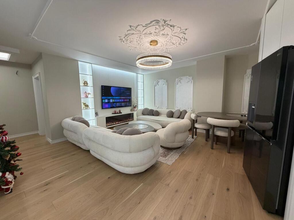 Super Apartament 2+1+2 Poste Parkimi për Shitje – Rruga e Bogdaneve