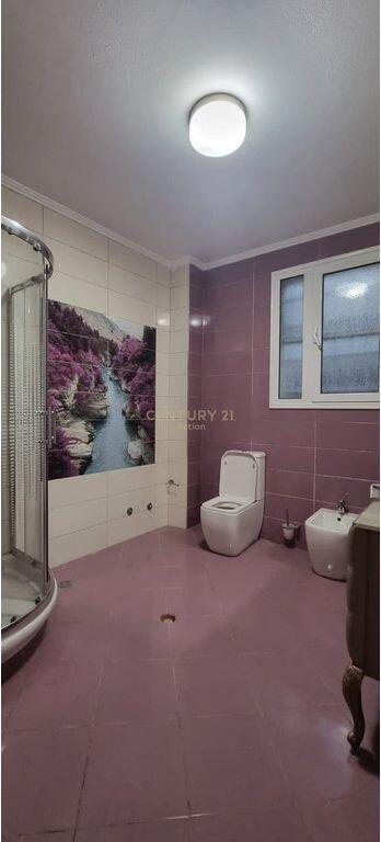 Jepen me qira dy katet e nje vile ne Fresk afer Rezidences Topi!