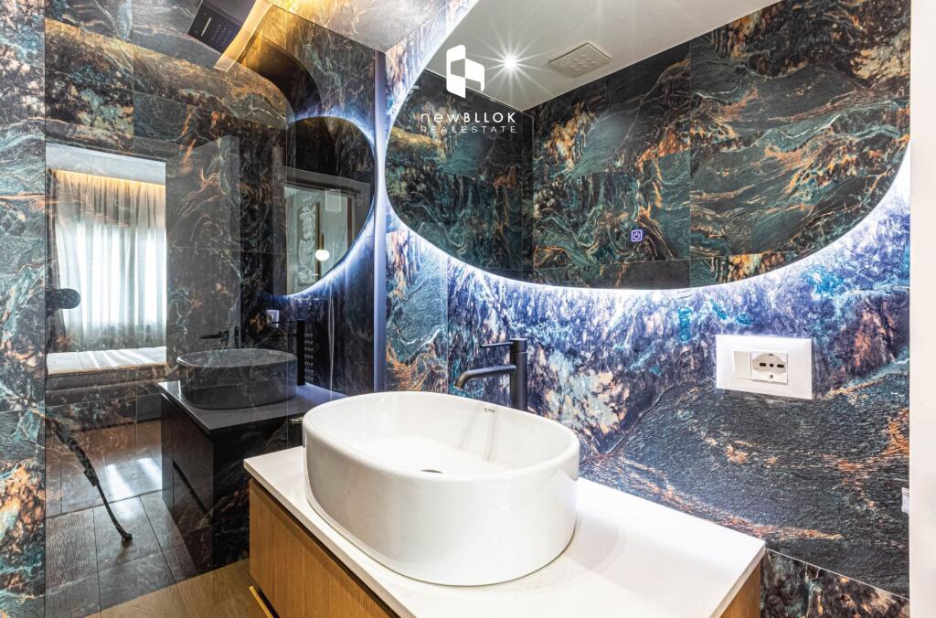 Super Appartamento (Moderno) Prima Fase in affitto in super posizione Centro di Tirana/ Dentro il centro Galleria  2+1 (1350 eu) 130 m2