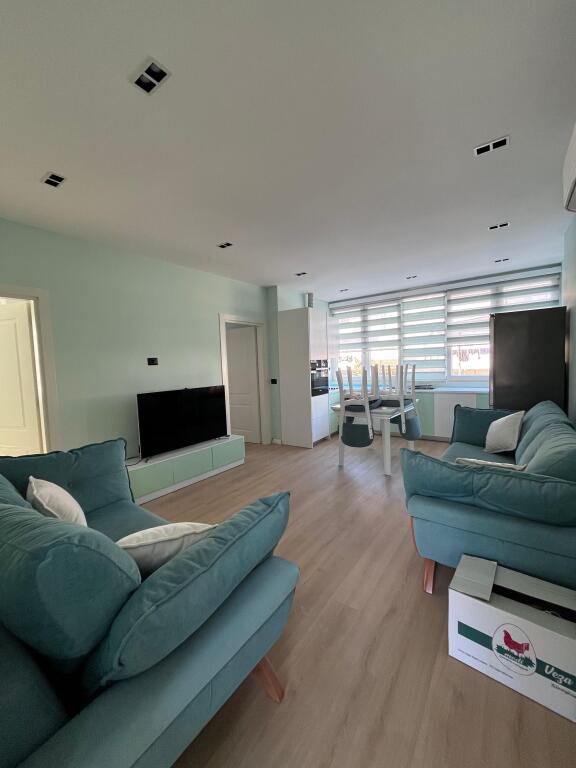 Qera, Apartament 2+1+2, Sauk