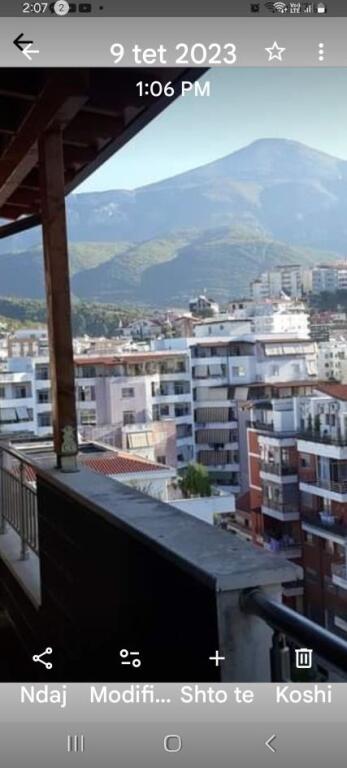 Jepet apartament 2+1+verande me qera ne Fresk , prane restorant Freskut