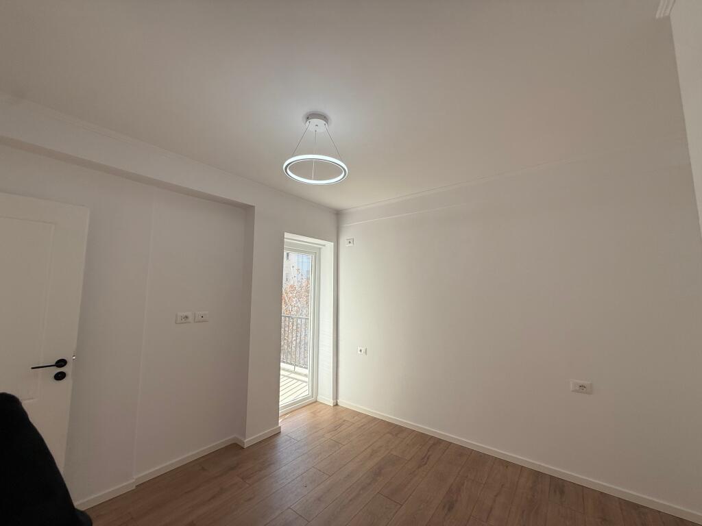 Shitet apartament 1+1 ne Don Bosko te Viva Market