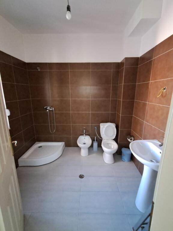 Apartament 2+1+2 me qera tek Vila L ne Astir