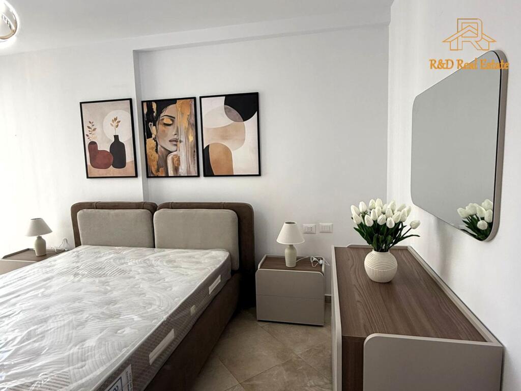 🏡 Jepet me qira apartament 2+1 – Rr. Barrikadave