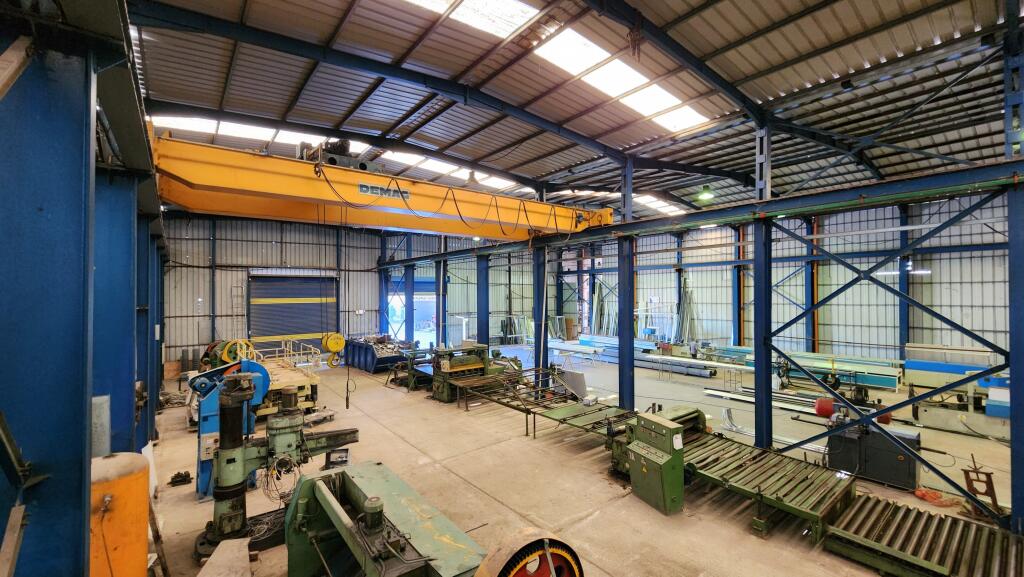 SHITET KAPANON TRUALL NDERTESE ZYRA LUSHNJE