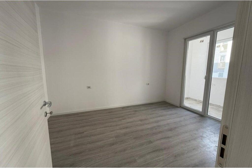 SHITET APARTAMENT 1+1 – KOMPLEKSI “E 88”, LAPRRAKË