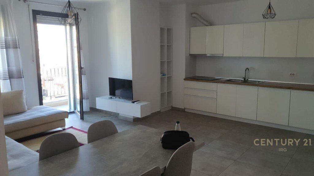 Apartament 2+1+2 me qira ne Rezidencen Zirkon, prane QSUT.