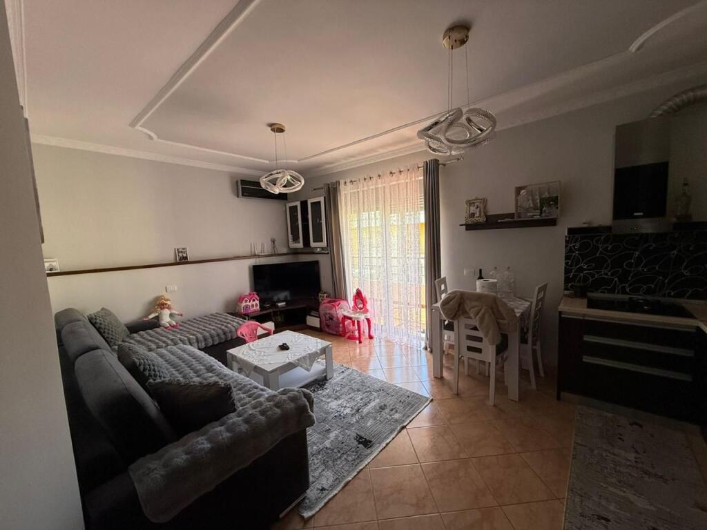 🏡 Në Shitje  Apartament 1+1  në Lungomare