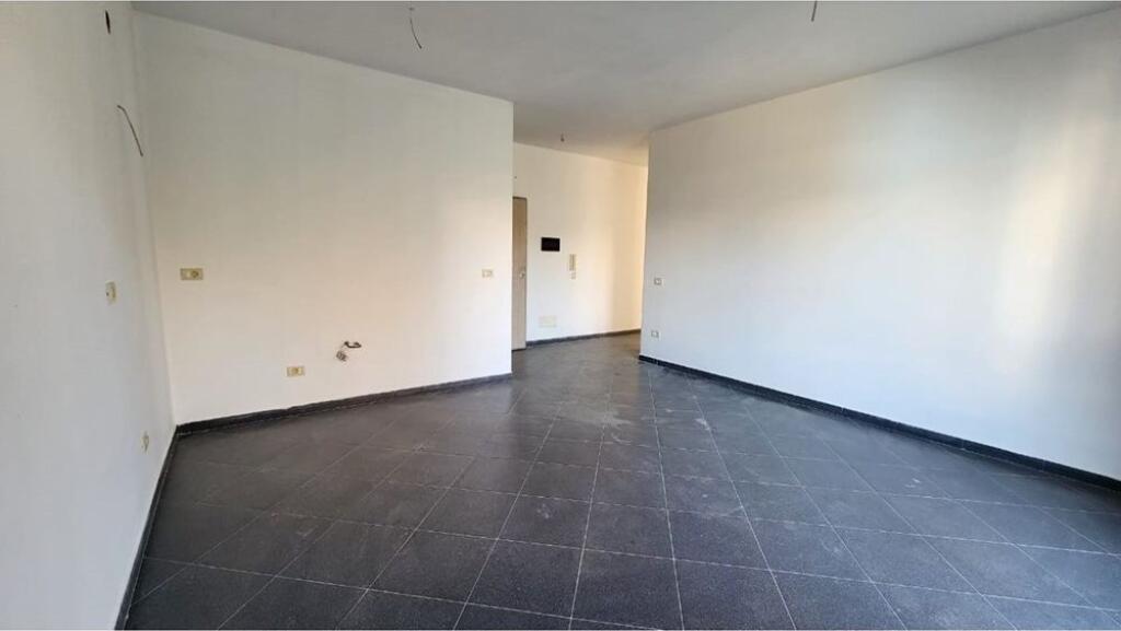 Prone ekskluzive , apartament 2+1 per shitje .