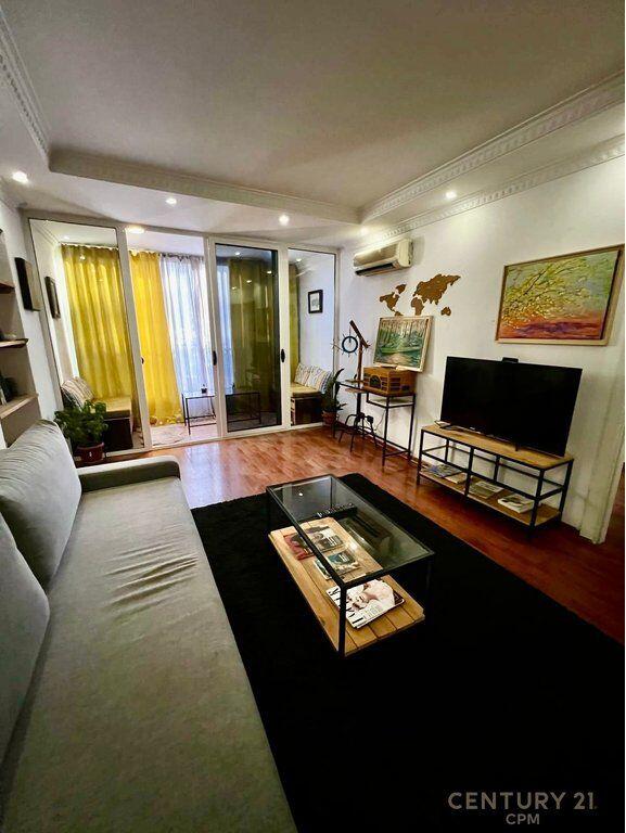 Apartament 1+1 me qira ne Qender, tek Piazza, mbrapa Muzeut Kombetar