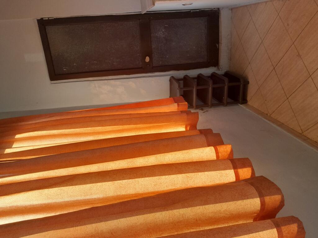 Përballë pallatit me shigjeta  