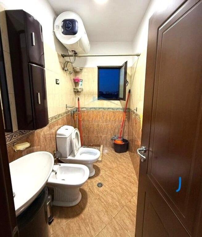 Apartament 2+1 ne shitje ne rrugen Hoxha Tahsin, Tirane