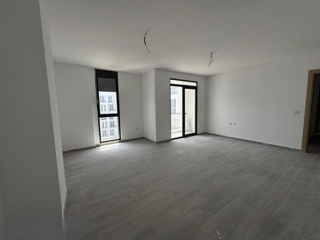 Shitet apartament 3+1, ne fund te rruges 5 Maj ! 128,000 €