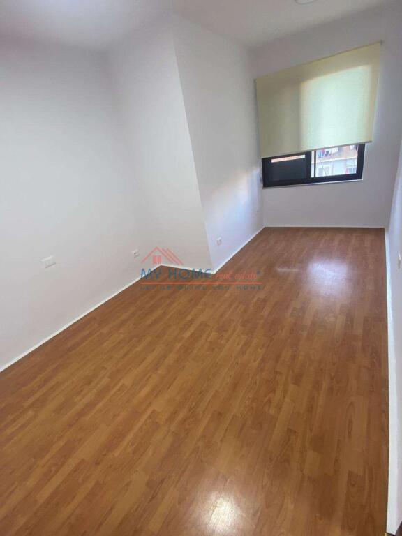 Ufficio in affitto a Bllok a Tirana