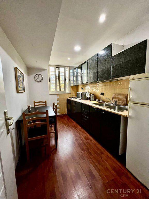 Apartament 1+1 me qira ne Qender, tek Piazza, mbrapa Muzeut Kombetar