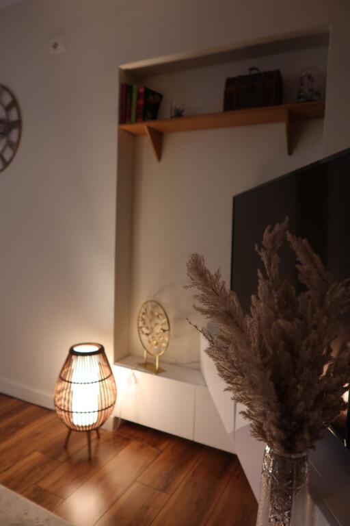 Jepet me qera apartament 2+1 Selvia