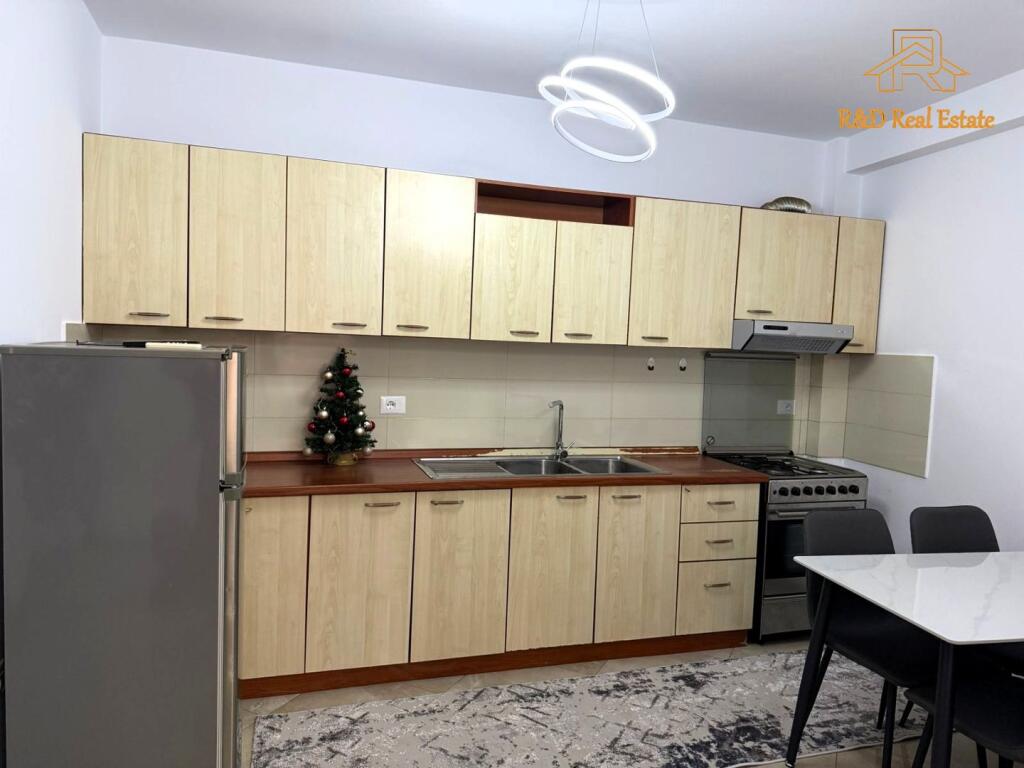 🏡 Jepet me qira apartament 2+1 – Rr. Barrikadave