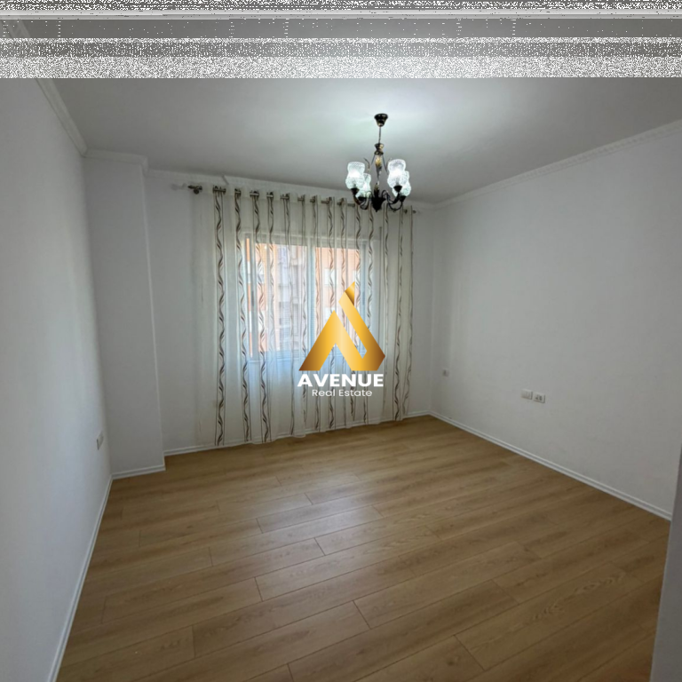 Shitet apartament 1+1– Fresk, Rruga e Thesarit (tek Market Spar 2)   