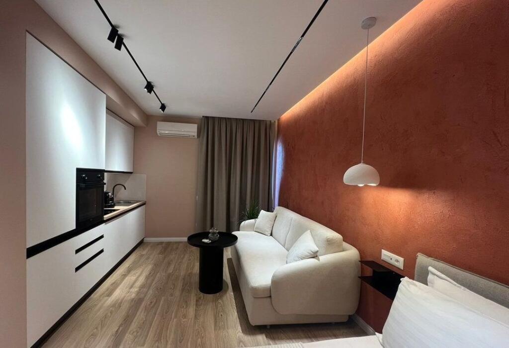 Jepet me Qira Studio – Qendër, fillimi i Rrugës së Kavajës