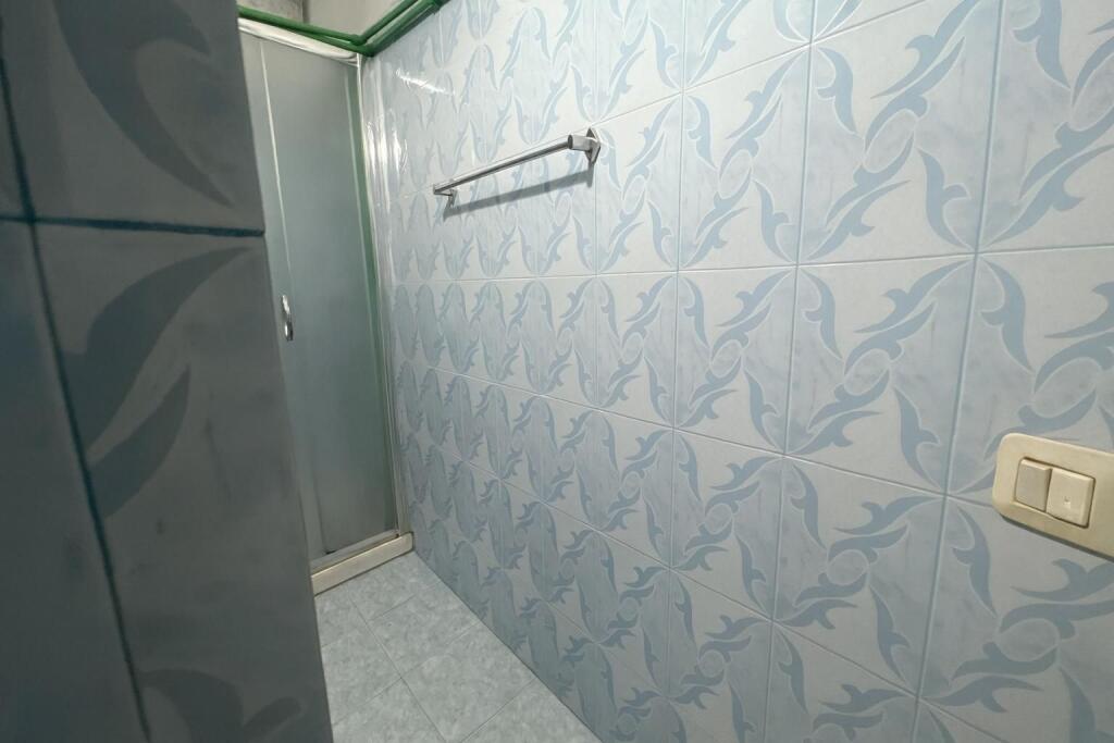 Shitet Apratment me adrese 📍 Rruga Niko Avrami, pranë shkollës “Bajram Curri”